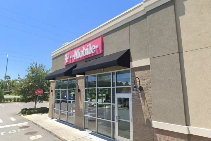 T-Mobile US 441 & Spring Harbor Blvd