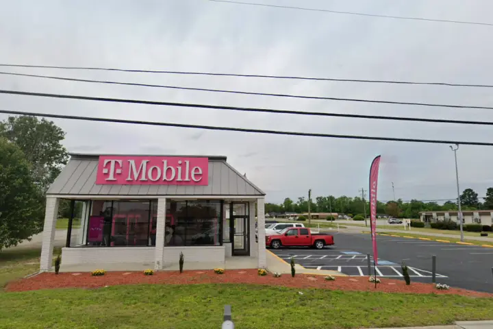 T-Mobile US-52 & Marion St
