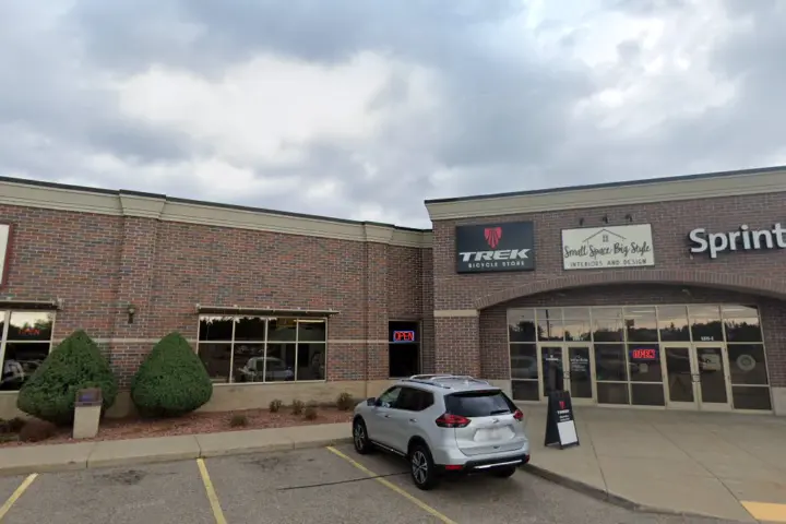 T-Mobile US Hwy 10 & Sandy Ln