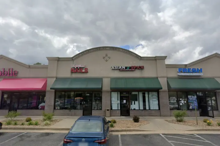 T-Mobile Valley Pike Plaza