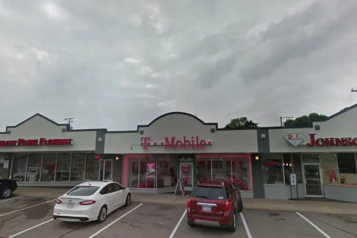 T-Mobile Vermillion St & 12th St