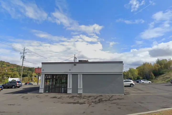 T-Mobile Vestal Pkwy E & Annetta St