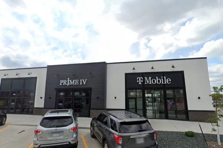 T-Mobile Veterans Blvd & 26th