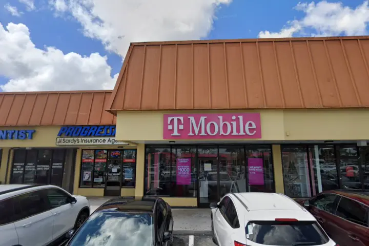 T-Mobile W Flagler & 102nd Ave