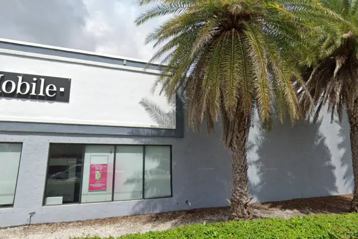 T-Mobile W Flagler & 37th Ave