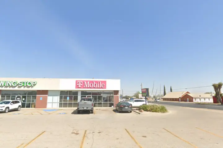 T-Mobile W Illinois Ave & N Midkiff Rd