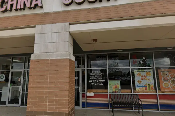 T-Mobile W Maple Ave & N Midlothian Rd