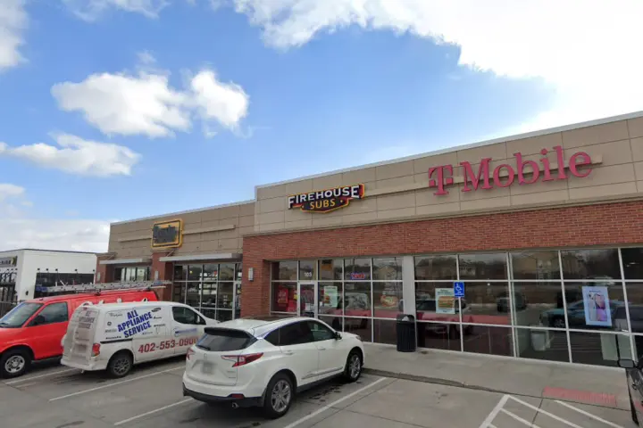 T-Mobile W Maple Rd & N 150th St