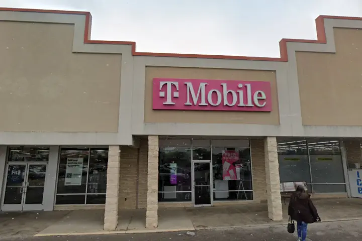 T-Mobile W North St & N Lima Rd