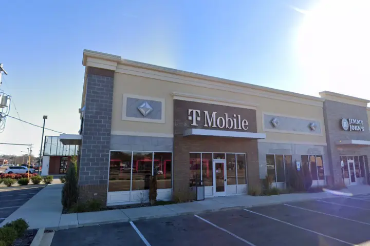 T-Mobile W Poplar Ave & S Byhalia Rd