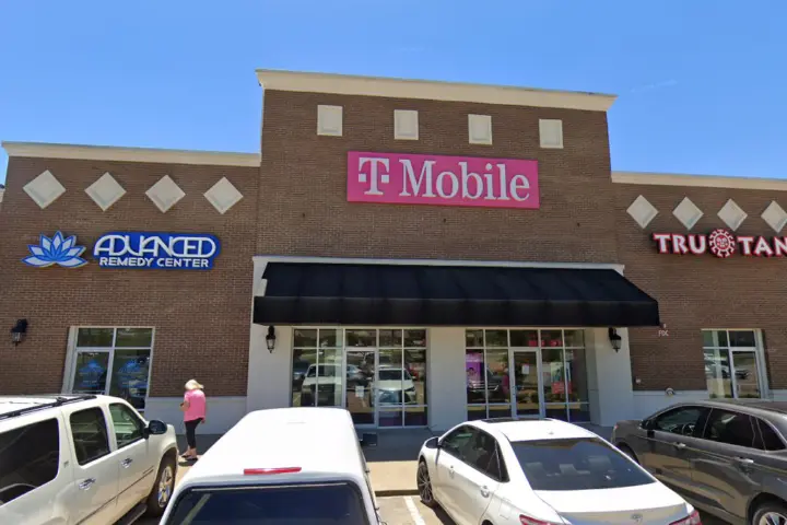 T-Mobile W SW Loop 323 & Kinsey Dr