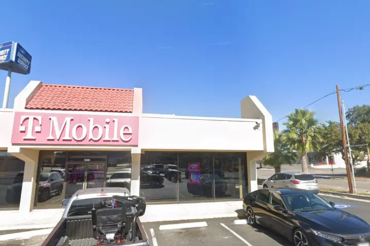 T-Mobile Walzem Rd & Windsor Cross