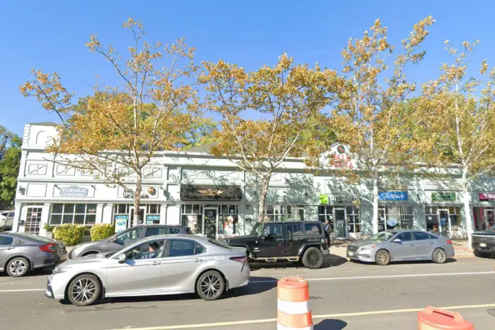 T-Mobile Washington St & Belleville Ave