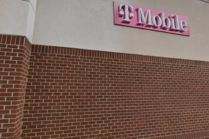 T-Mobile West BRd St at Short Pump