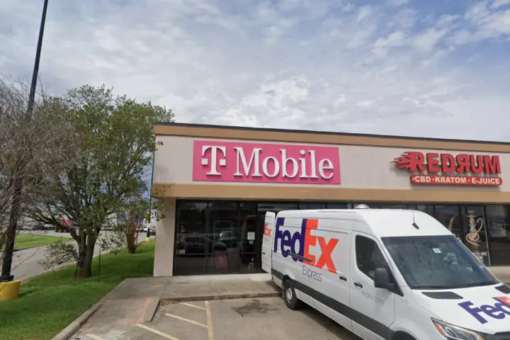 T-Mobile West Loop & Mechanic