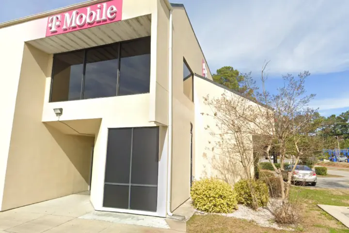 T-Mobile Western Blvd & Commerce Rd