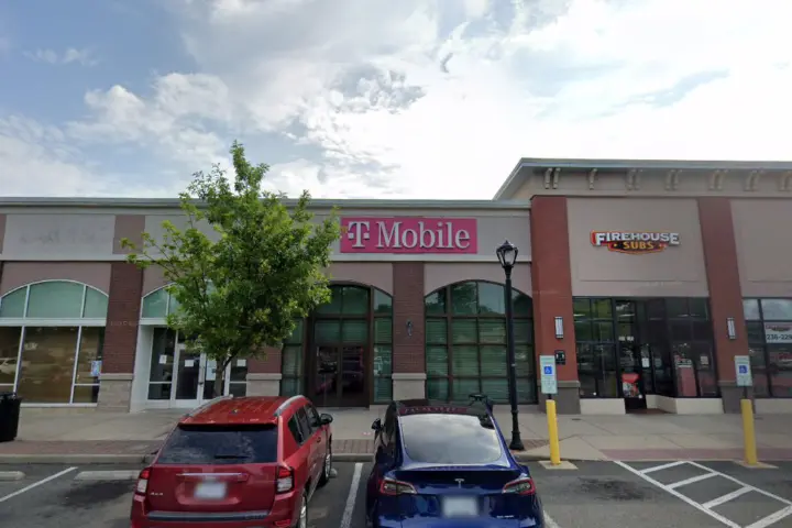 T-Mobile White Oak Village