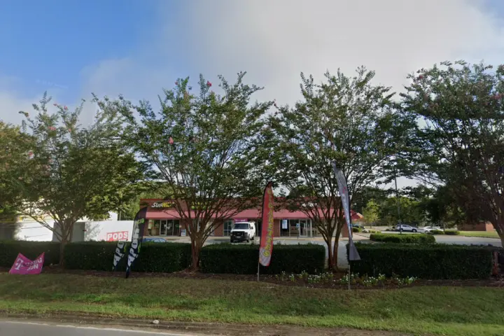 T-Mobile Windsor Blvd & Burroughs Ln