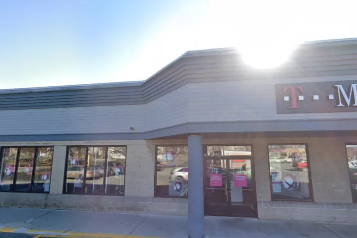 T-Mobile Winthrop Ave & Grafton St