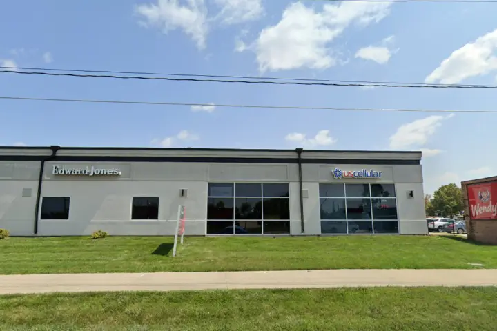 UScellular & T-Mobile Authorized Retailer 100th & Douglas