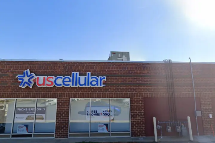 UScellular & T-Mobile Authorized Retailer 4th & Illinois