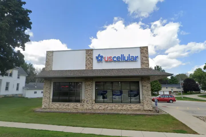 UScellular & T-Mobile Authorized Retailer Bradford & Pine