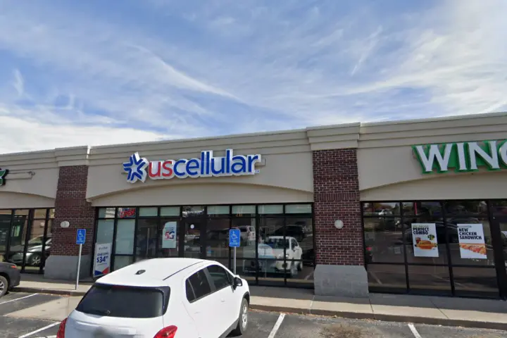 UScellular & T-Mobile Authorized Retailer Cornhusker Rd & S 21st St