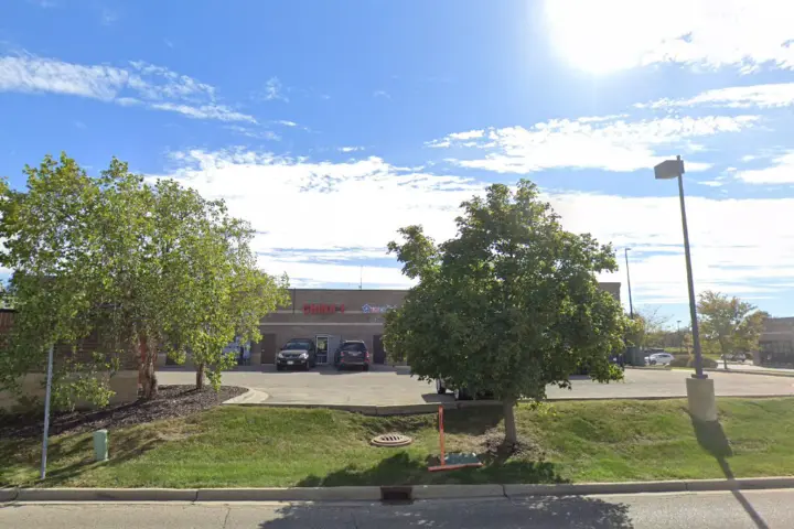 UScellular & T-Mobile Authorized Retailer E Geneva St & N Shore Rd