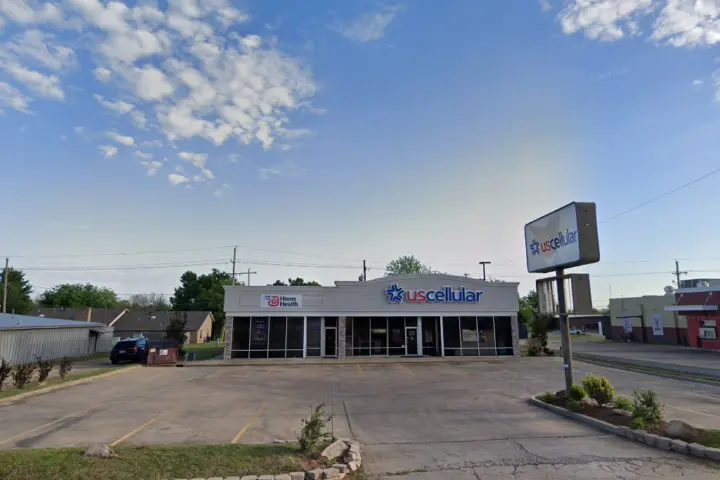 UScellular & T-Mobile Authorized Retailer E Jackson St & N 14th St