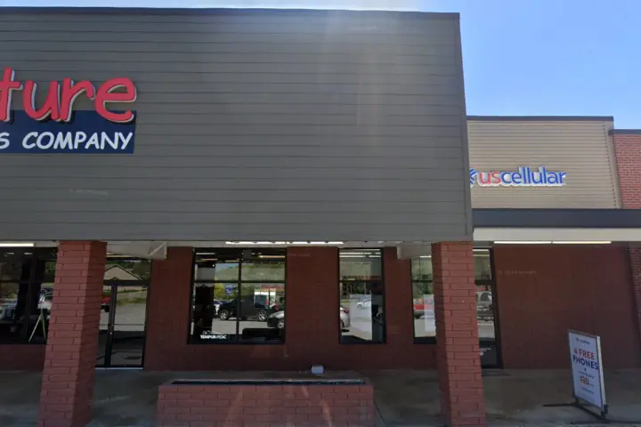 UScellular & T-Mobile Authorized Retailer E Main St & Rainbow Cir