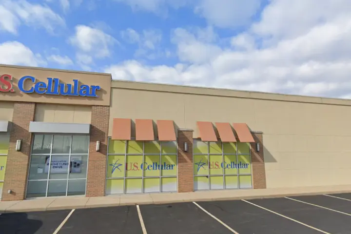 UScellular & T-Mobile Authorized Retailer E Rockton Rd & Quail Trl