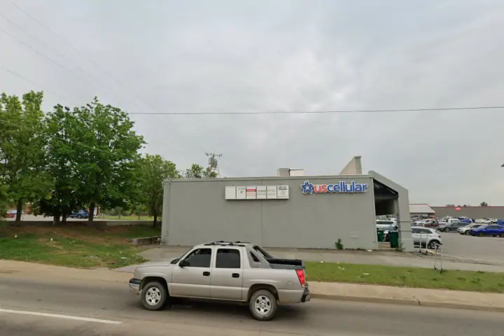 UScellular & T-Mobile Authorized Retailer E Taft St & S Division St