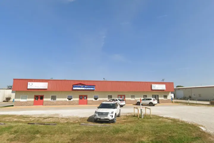 UScellular & T-Mobile Authorized Retailer Elm St & Outer Rd S