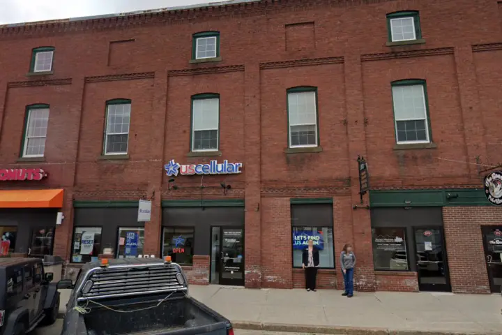 UScellular & T-Mobile Authorized Retailer Main St & Broadway