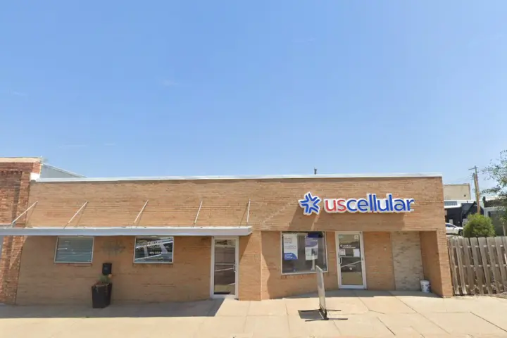 UScellular & T-Mobile Authorized Retailer N Broadway & E Main St