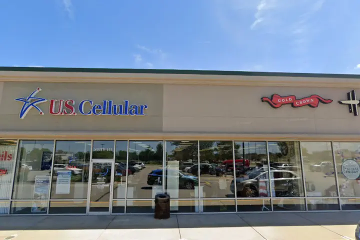 UScellular & T-Mobile Authorized Retailer Pine Tree Plaza