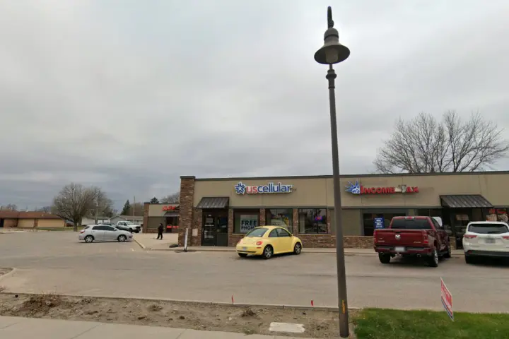 UScellular & T-Mobile Authorized Retailer S Locust & Oxnard Ave
