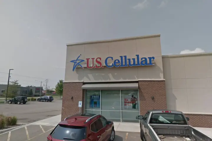 UScellular & T-Mobile E Calumet St & Eisenhower Dr
