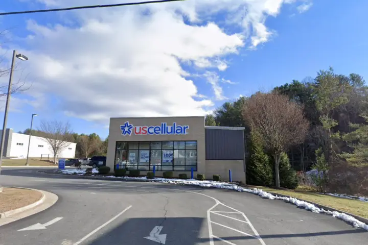 UScellular & T-Mobile E Stuart Dr & Taylorwood Rd