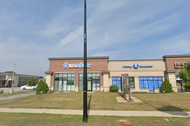 UScellular & T-Mobile S Oneida St & Willard Dr 2