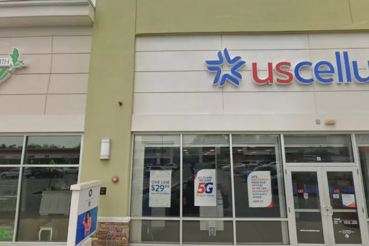 UScellular & T-Mobile Stephen King Dr & Xavier Loop