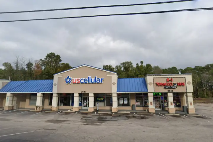 UScellular & T-Mobile Sunset Ave & Forest Hill Ave
