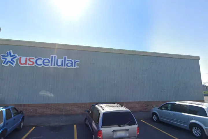 UScellular & T-Mobile Triangle Shopping Ctr