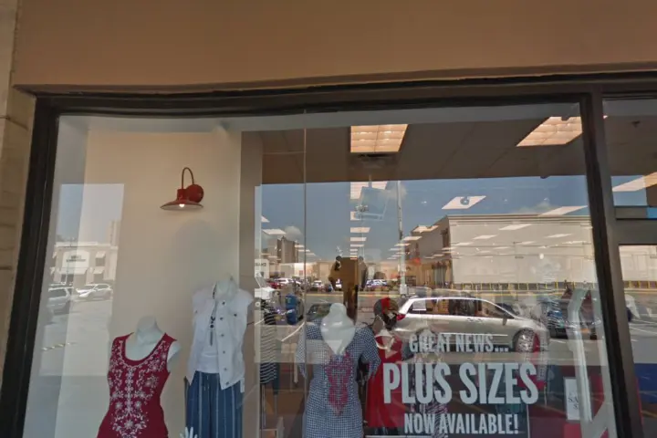 Bay Plaza (Verizon)
