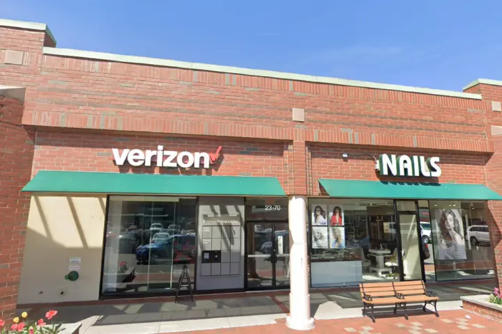 Bay Terrace (Verizon)