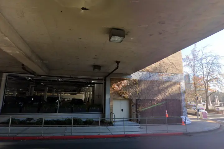 Bellevue Square (Verizon)