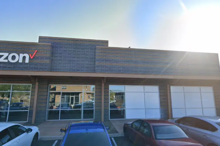 Black Canyon Commons (Verizon)
