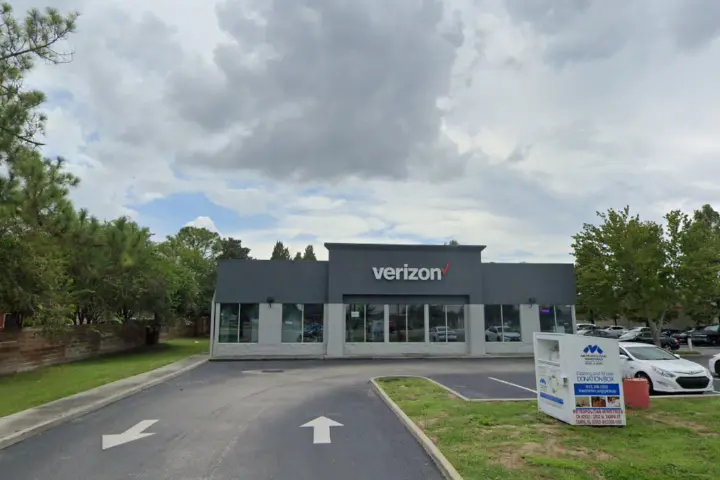 Cellular Sales Tampa W Waters Ave (Verizon)