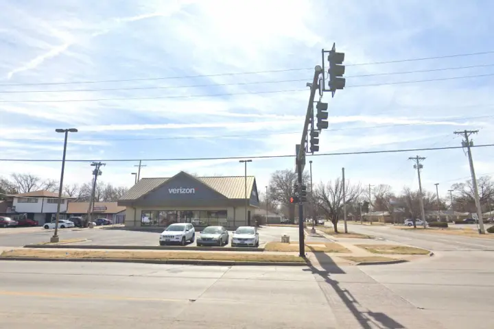 Cellular Sales Wichita E Harry (Verizon)