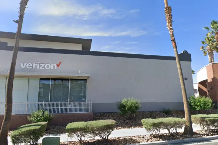 Centennial (Verizon) storefront